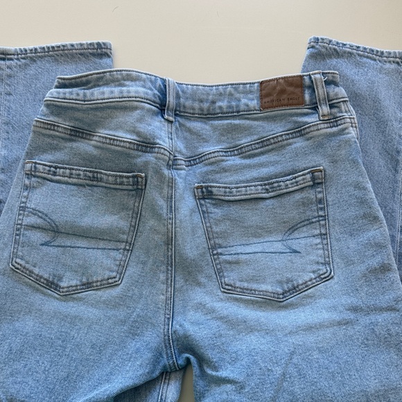 American Eagle Outfitters Light Blue Strigid Mom Jean almost new 6S - Picture 6 of 8